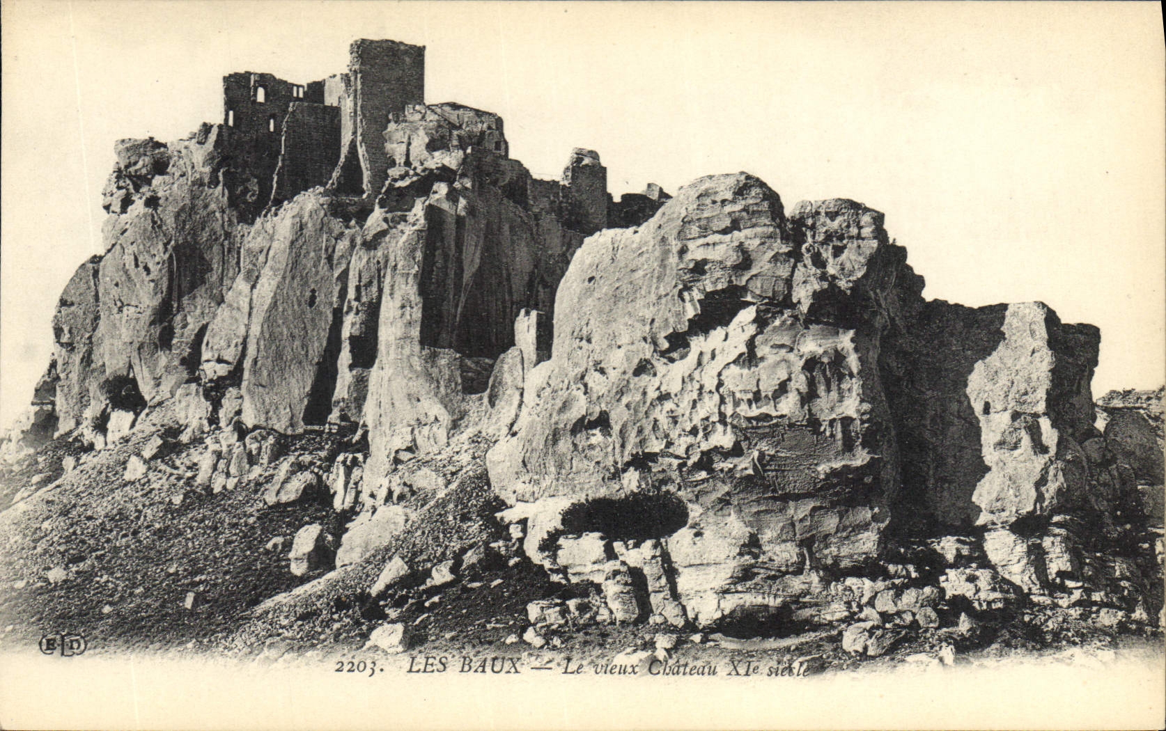 CPA Les Baux Le vieux Chateau XI siecle