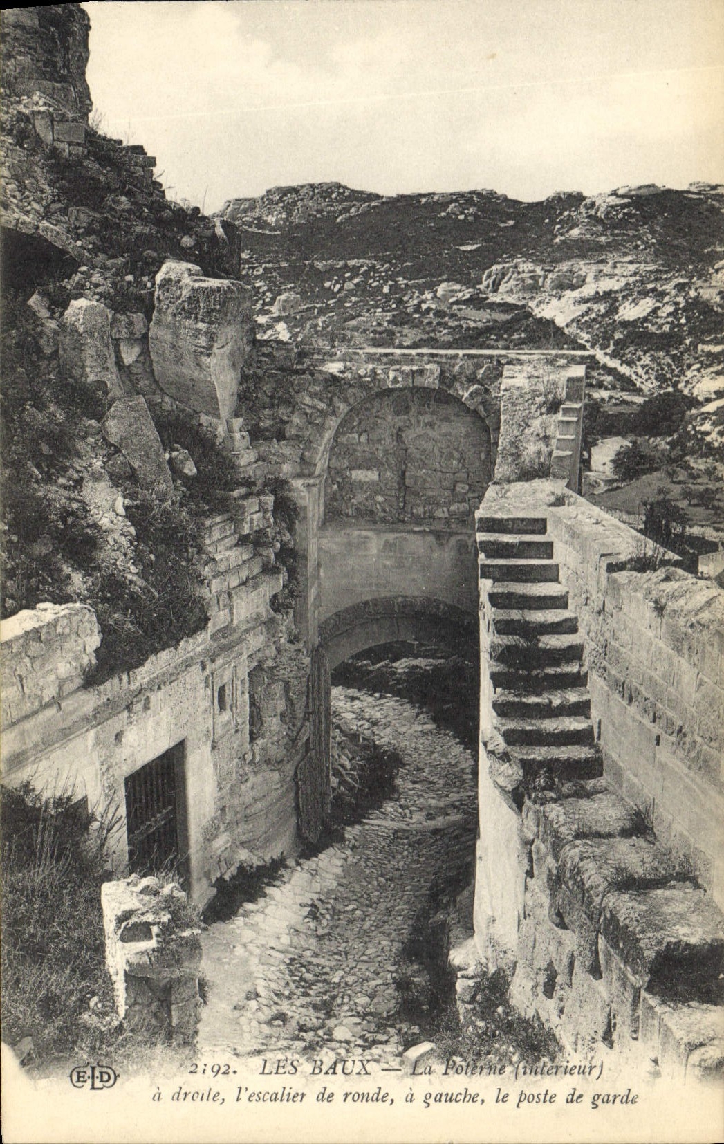 CPA Les Baux La Poterne interieur 