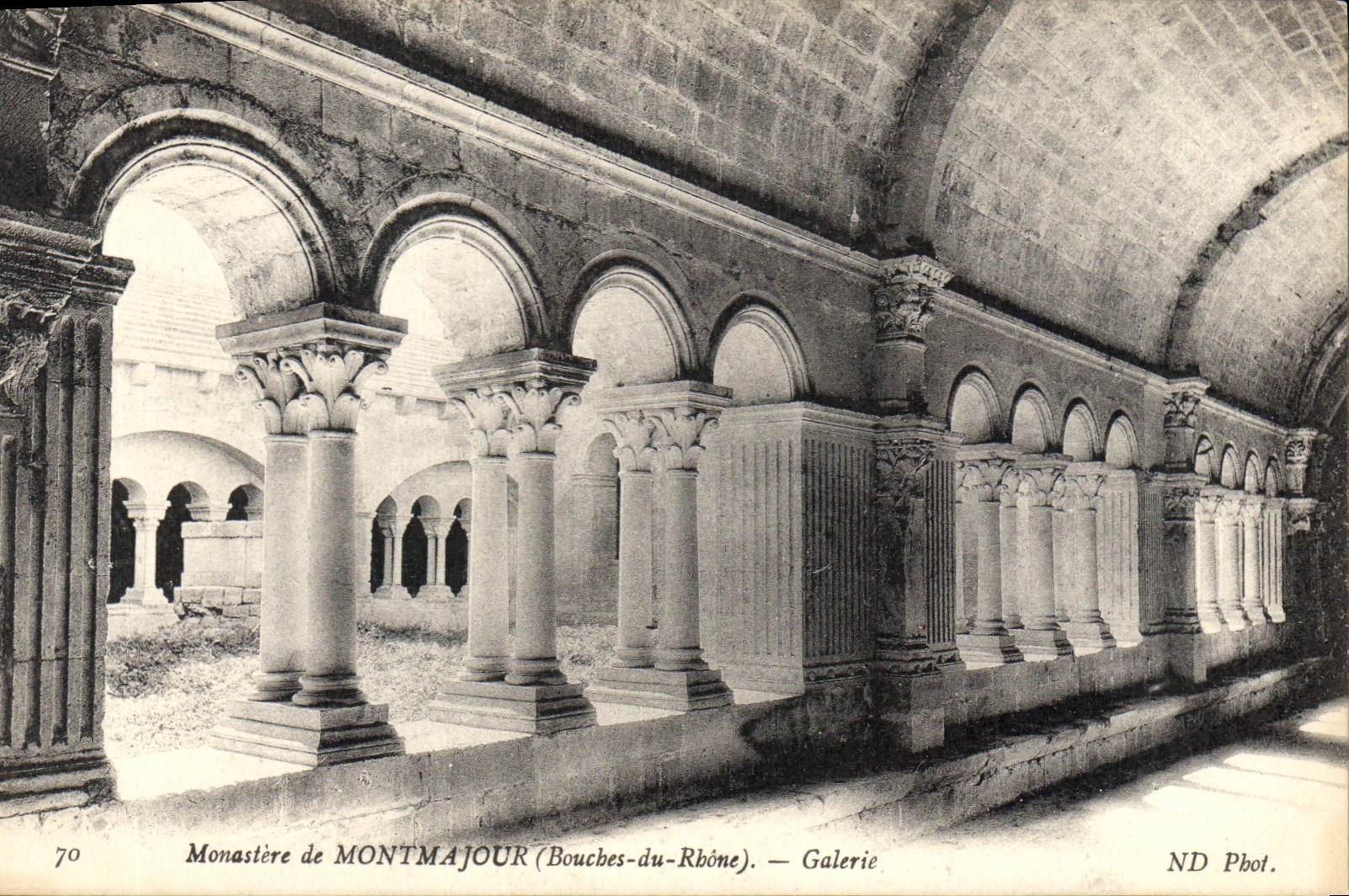 CPA Monastere de Montmajour Bouches du Phone Galerie 
