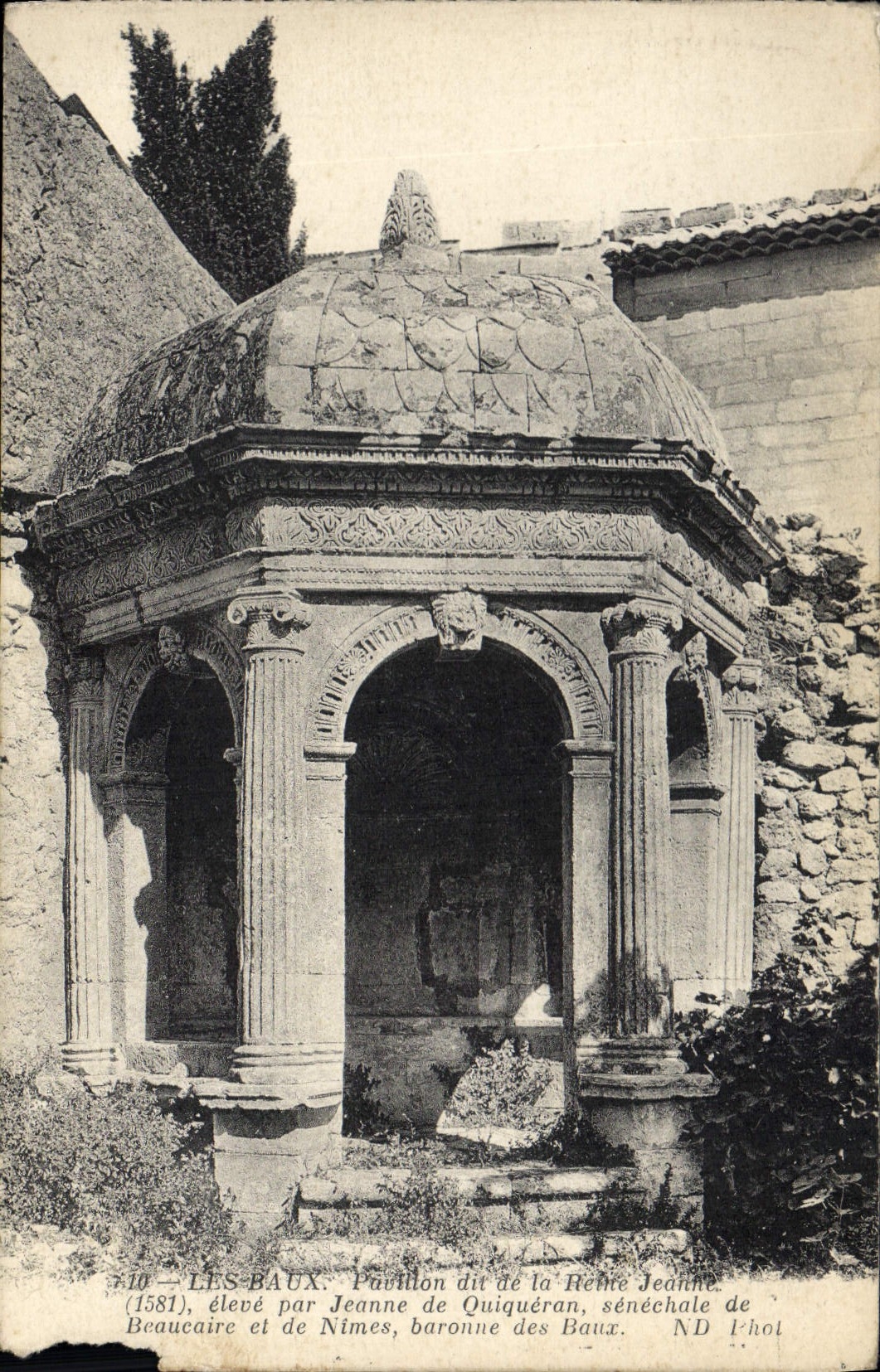 CPA Les Baux Pavillon dit de la Reine Jeanne 