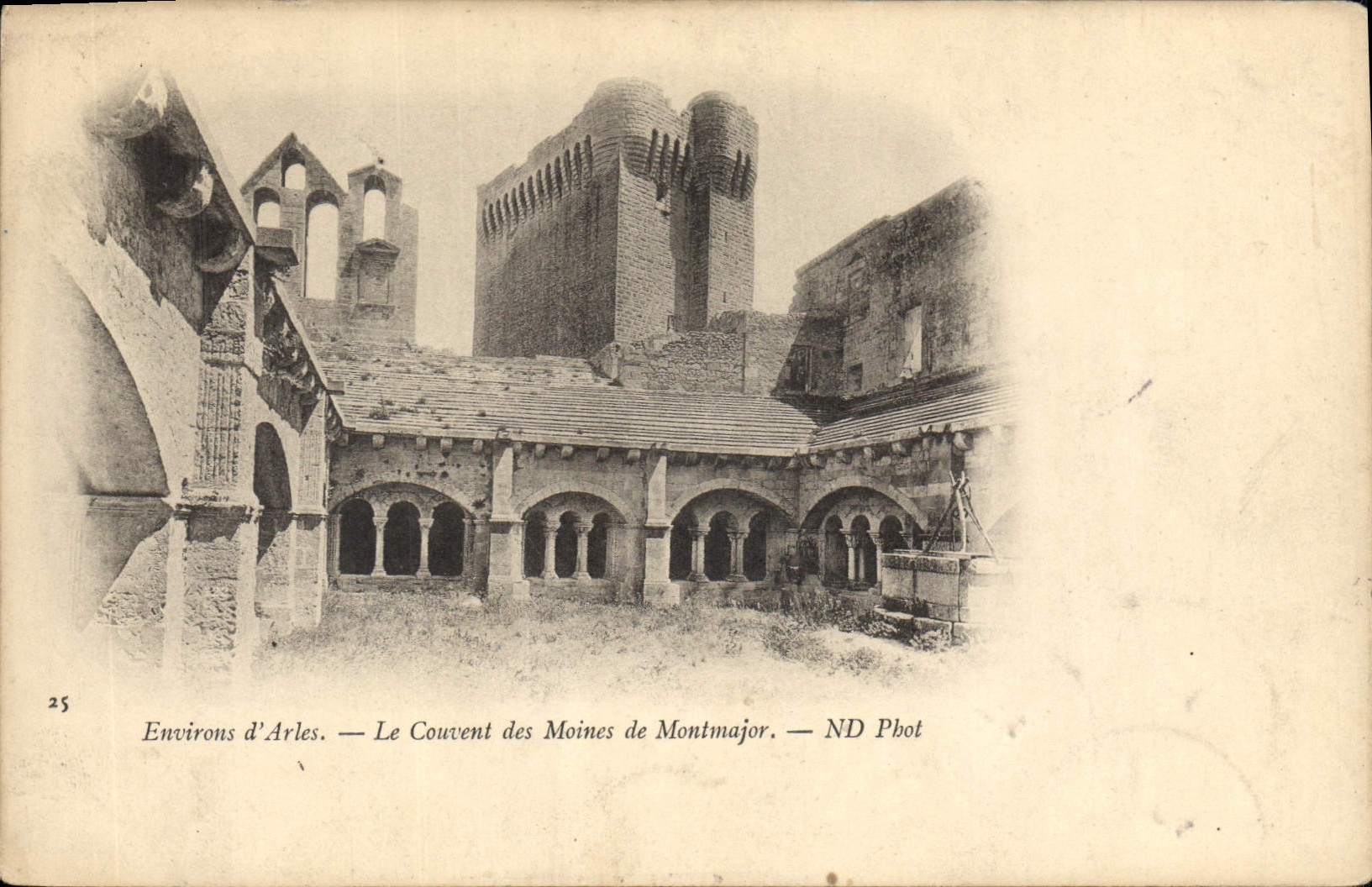 CPA Environs d'Arles Le Couvent des Moines de Montmajor 