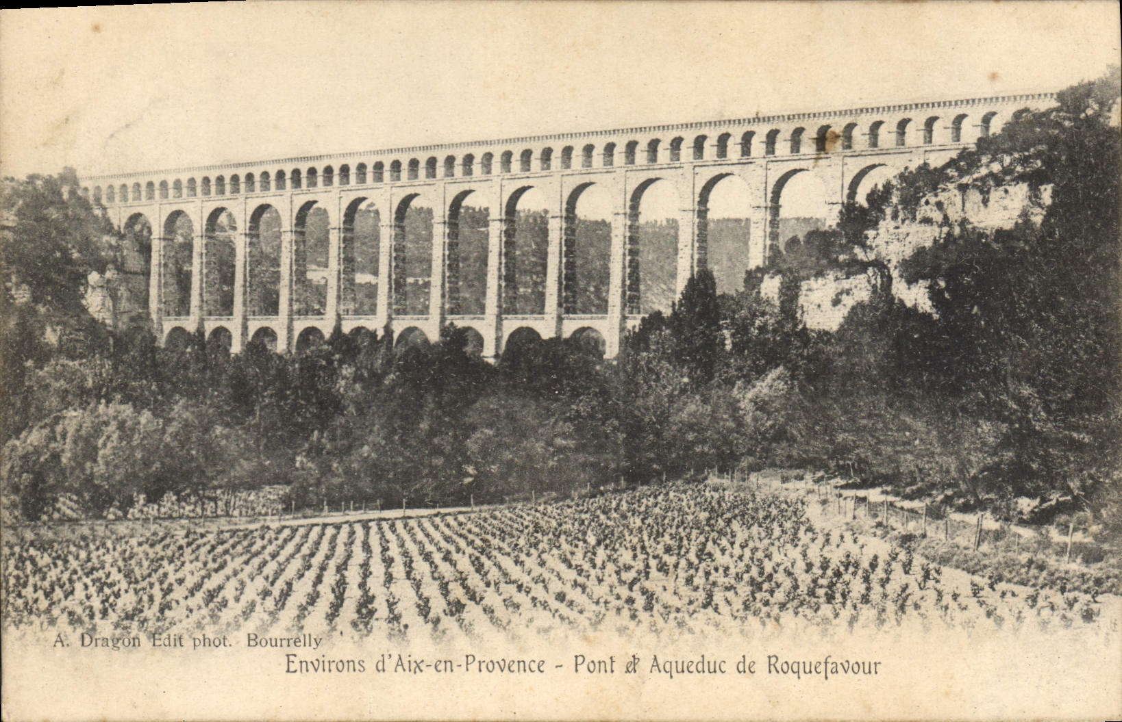 CPA Environs d'Aix en Provence Pont et Aqueduc de Roquefavour 