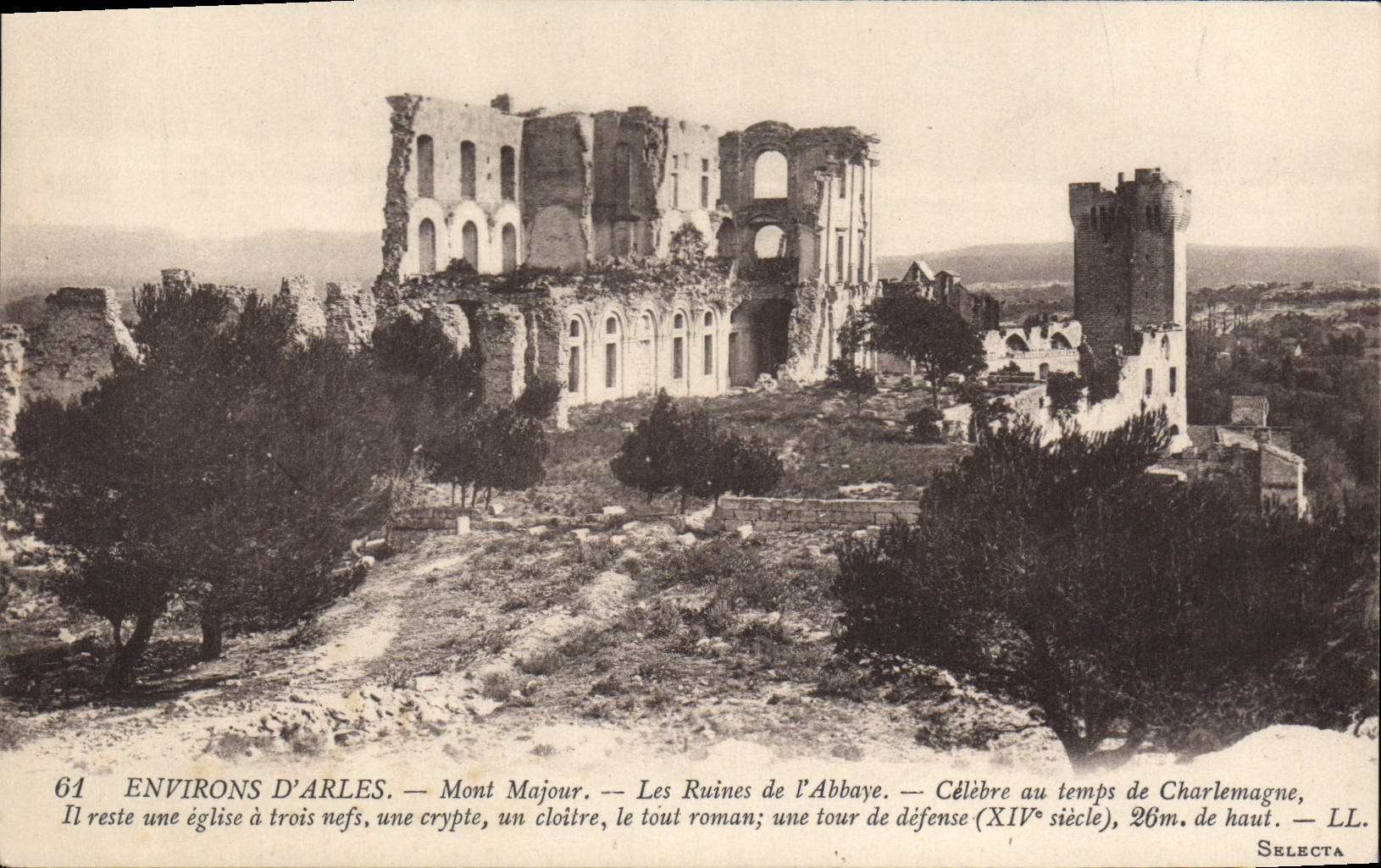 CPA Environs d'Arles Mont Majour Les Ruines de l'Abbaye Celebre au temps de Charlemagne 