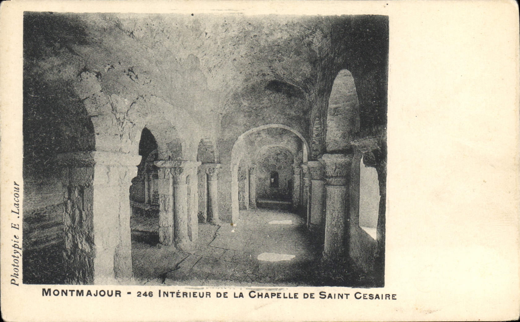 CPA Montmajour interieur de la Chapelle de Saint Cesaire 