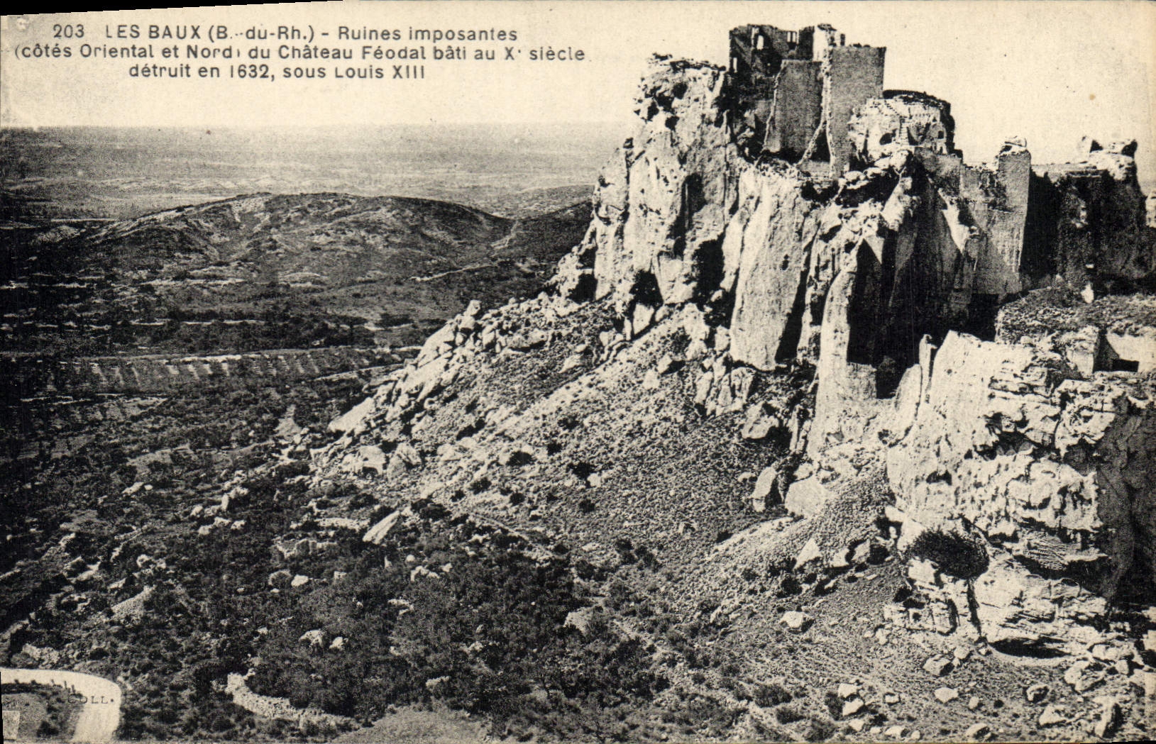 CPA Les Baux Ruines imposantes cote Oriental et Nord du Chateau Feodal