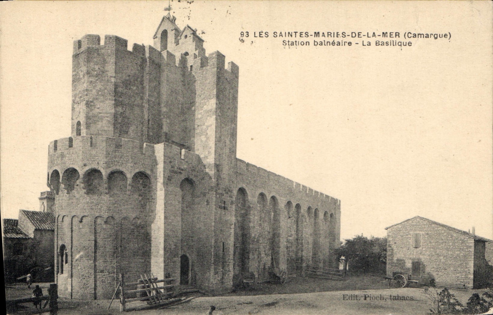 CPA Les Saintes Maries de la Mer Camargue balneaire La Basilique