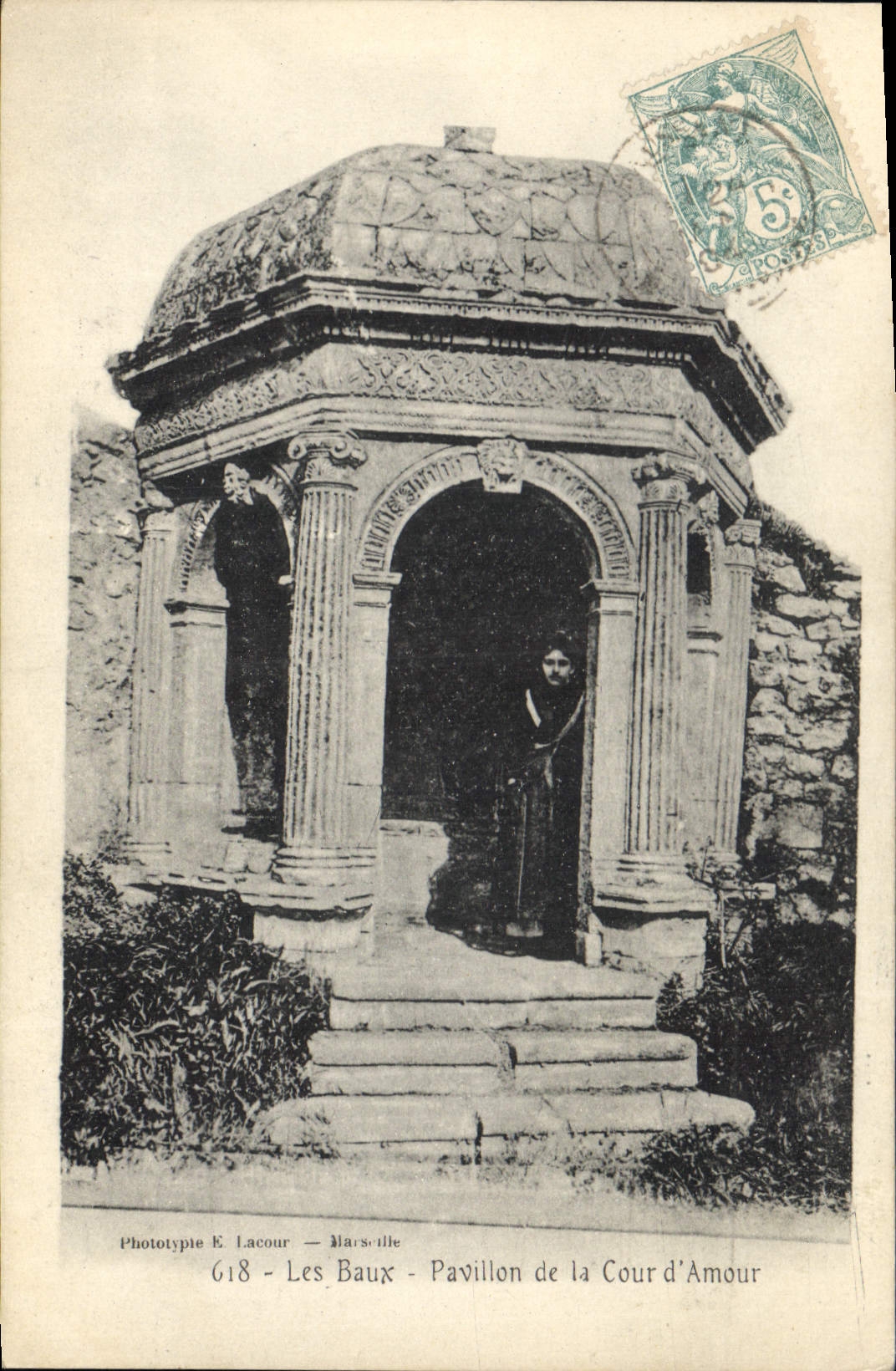 CPA Les Baux Pavillon de la Cour d'Amour
