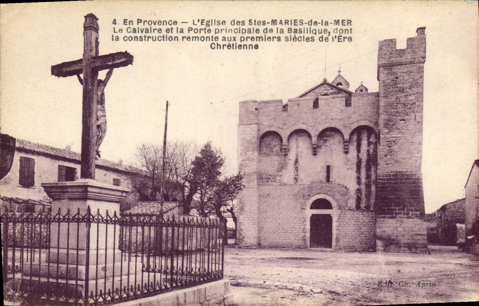 CPA En Provence l'Eglise des Saintes Maries de la Mer