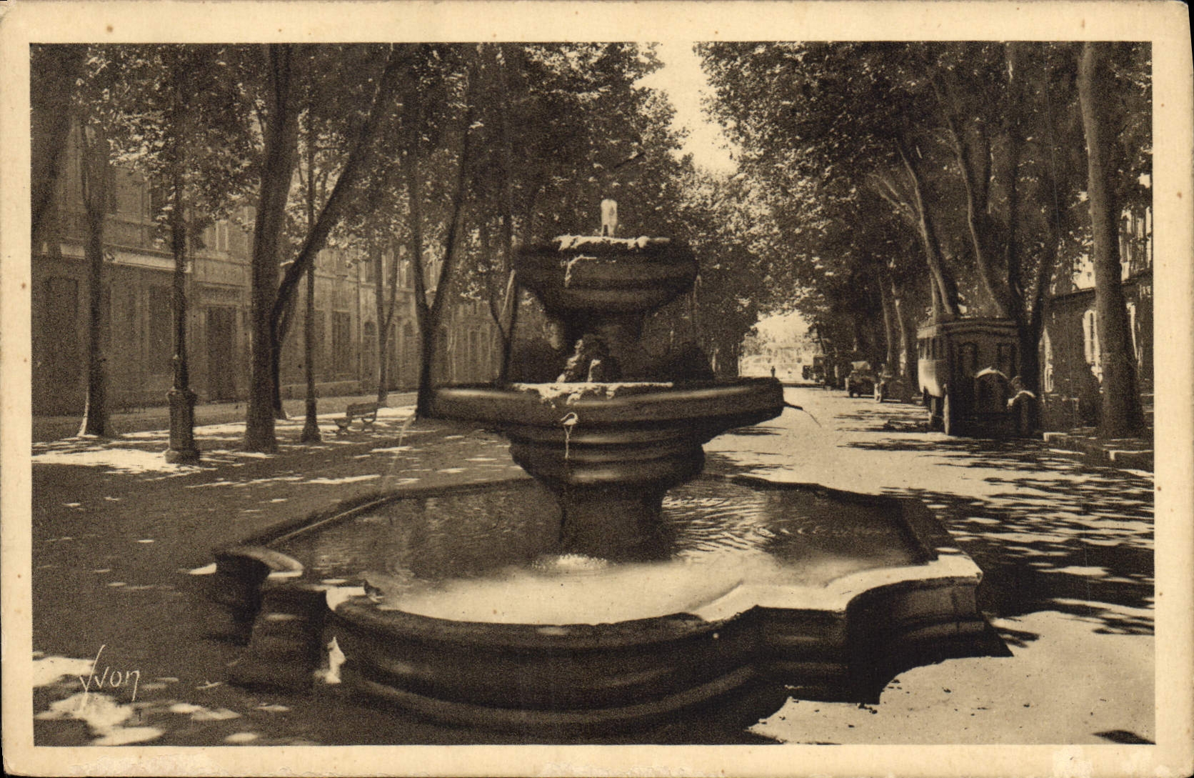 CPA Aix en Provence B du R fontaine des 9 Canons le cours Mirabeau 