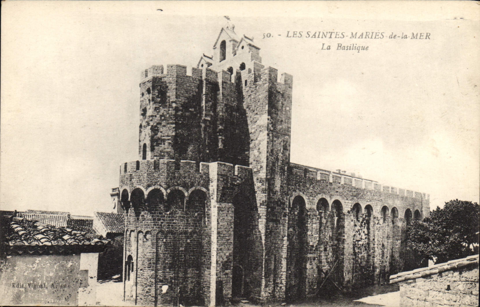 CPA Les Saintes Maries de la Mer la Basilique