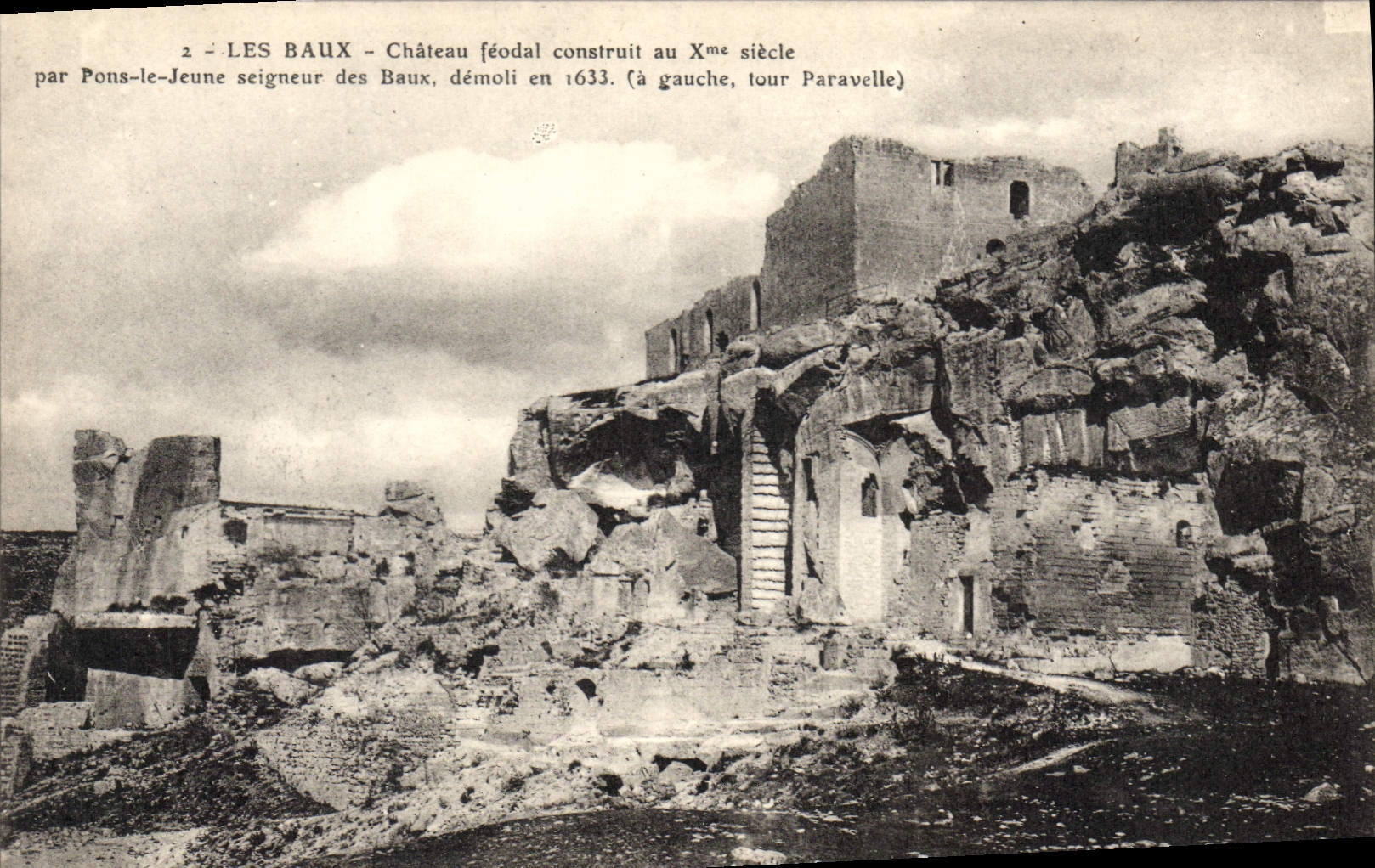 CPA Les Baux Chateau feodal construit par Pons le Jeune seigneur des Baux 