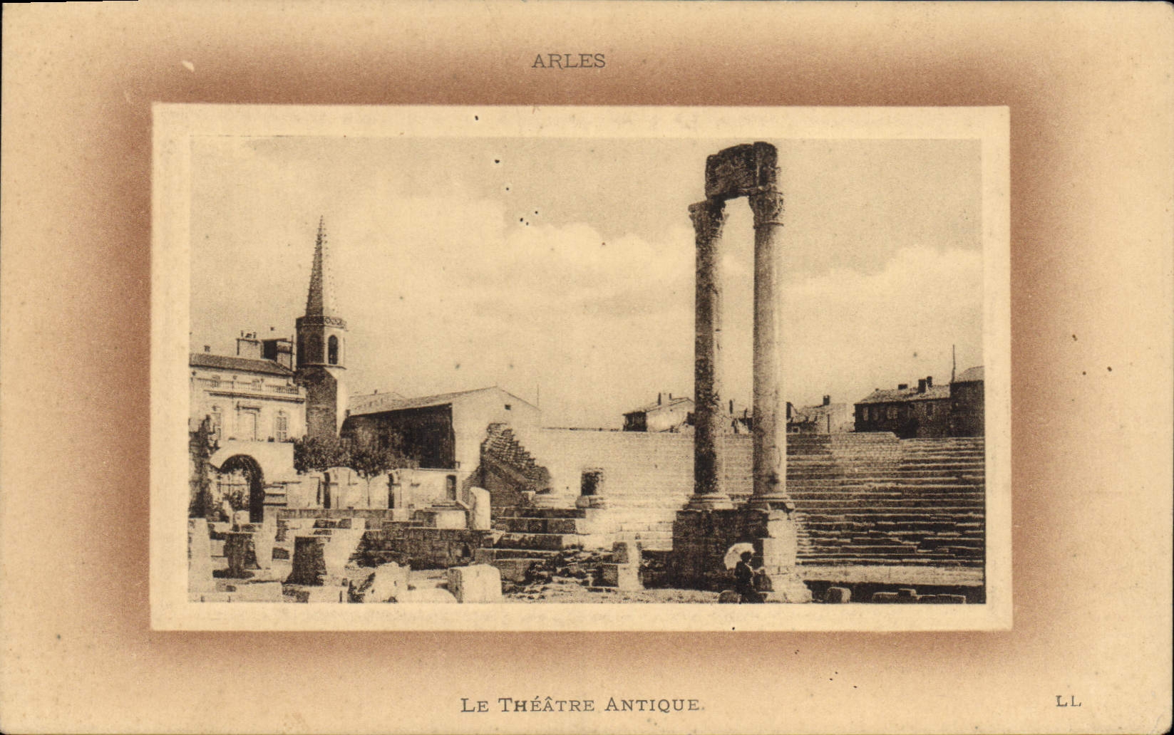 CPA Arles Le Theatre Antique 