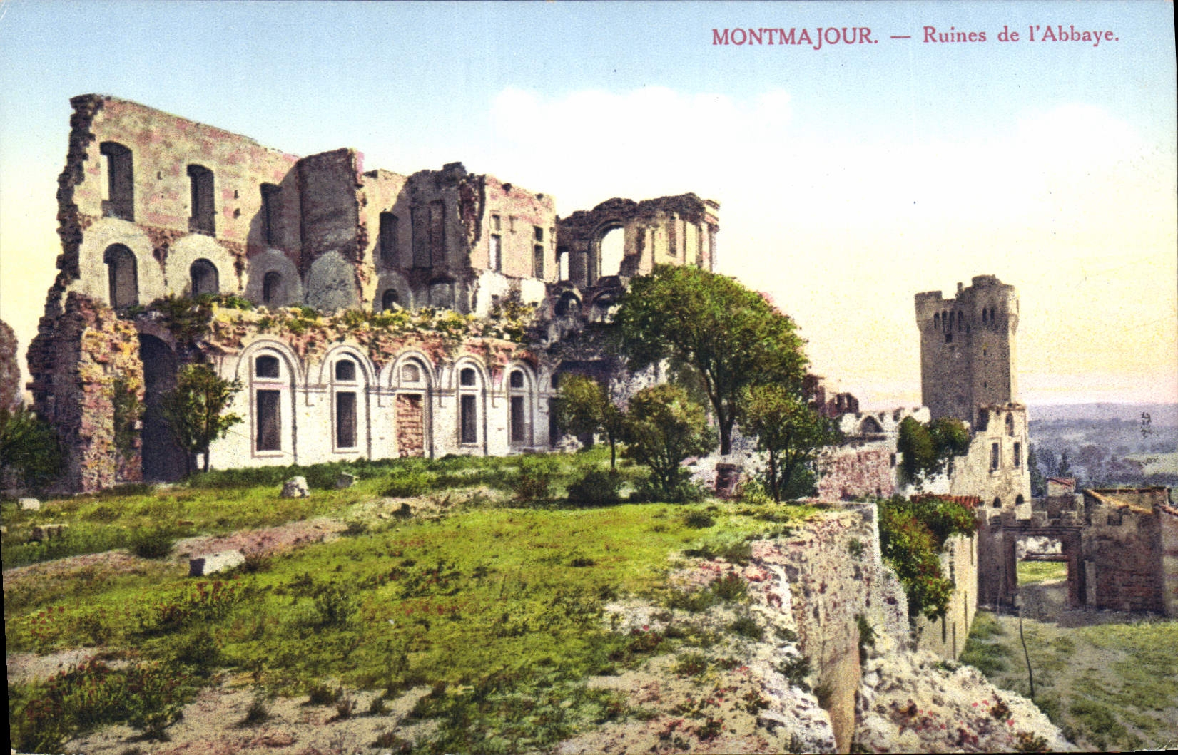 CPA Montmajour Ruines de l'Abbaye 