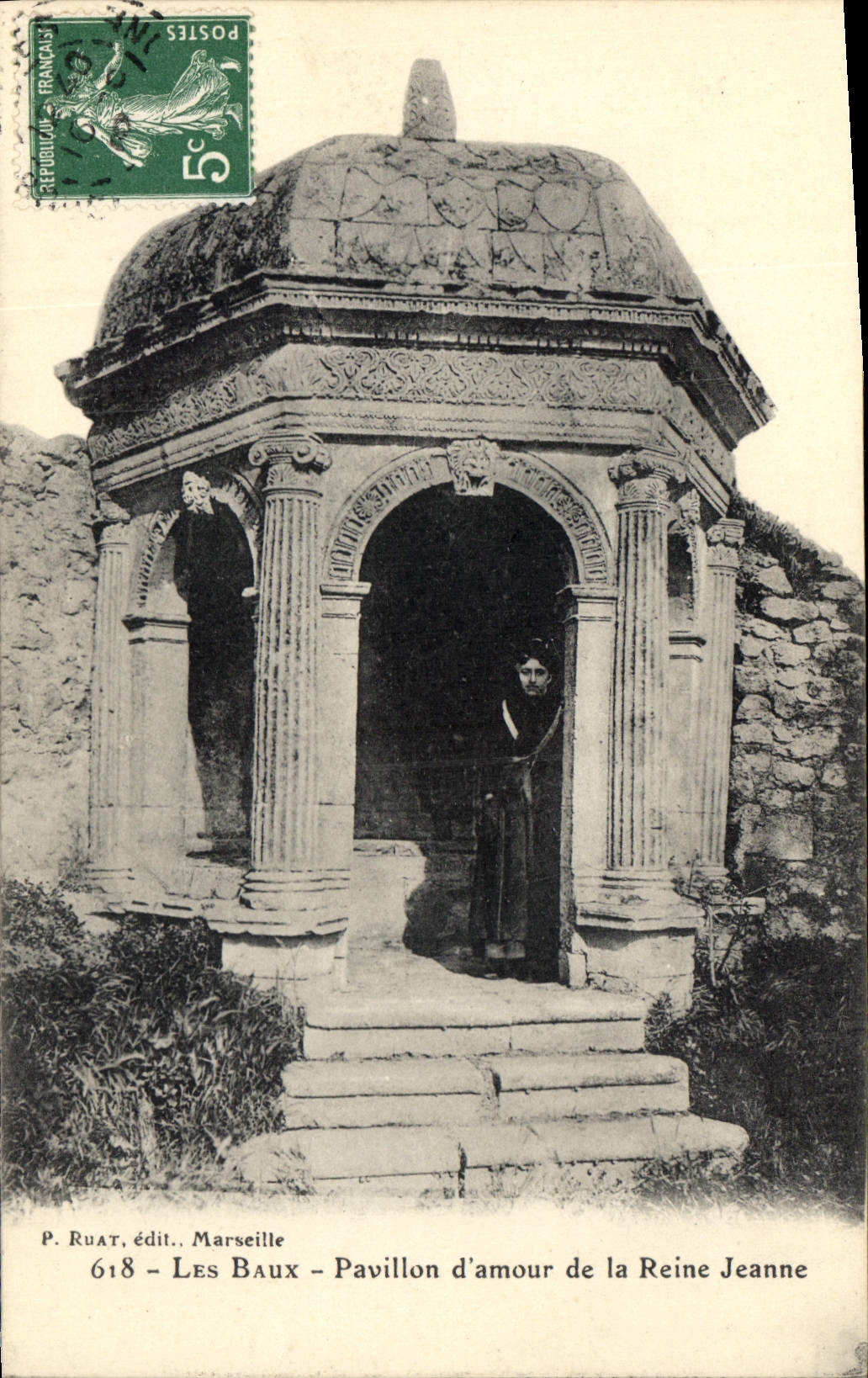CPA Les Baux Pavillon d'amour de la Reine Jeanne 