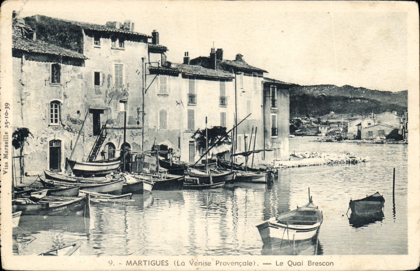 CPA Martigues la Venise Provencale le Quai Brescon Bateaux de peche