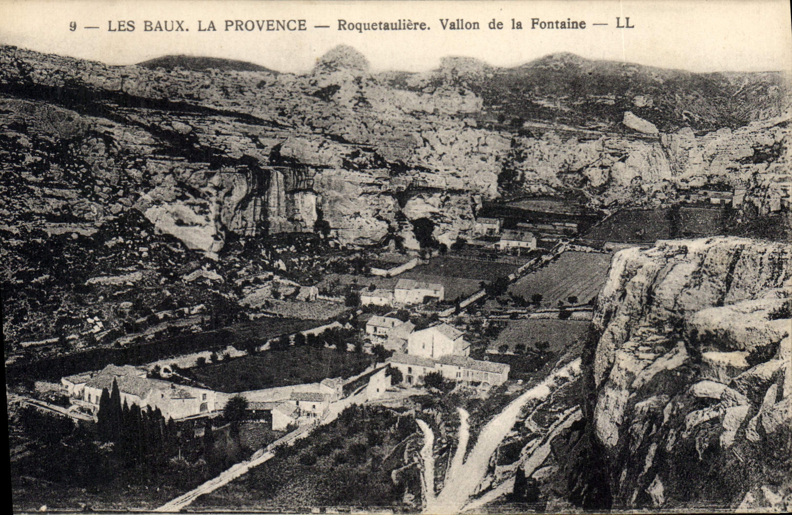 CPA Les Baux la Provence Roquetauliere vallon de la fontaine