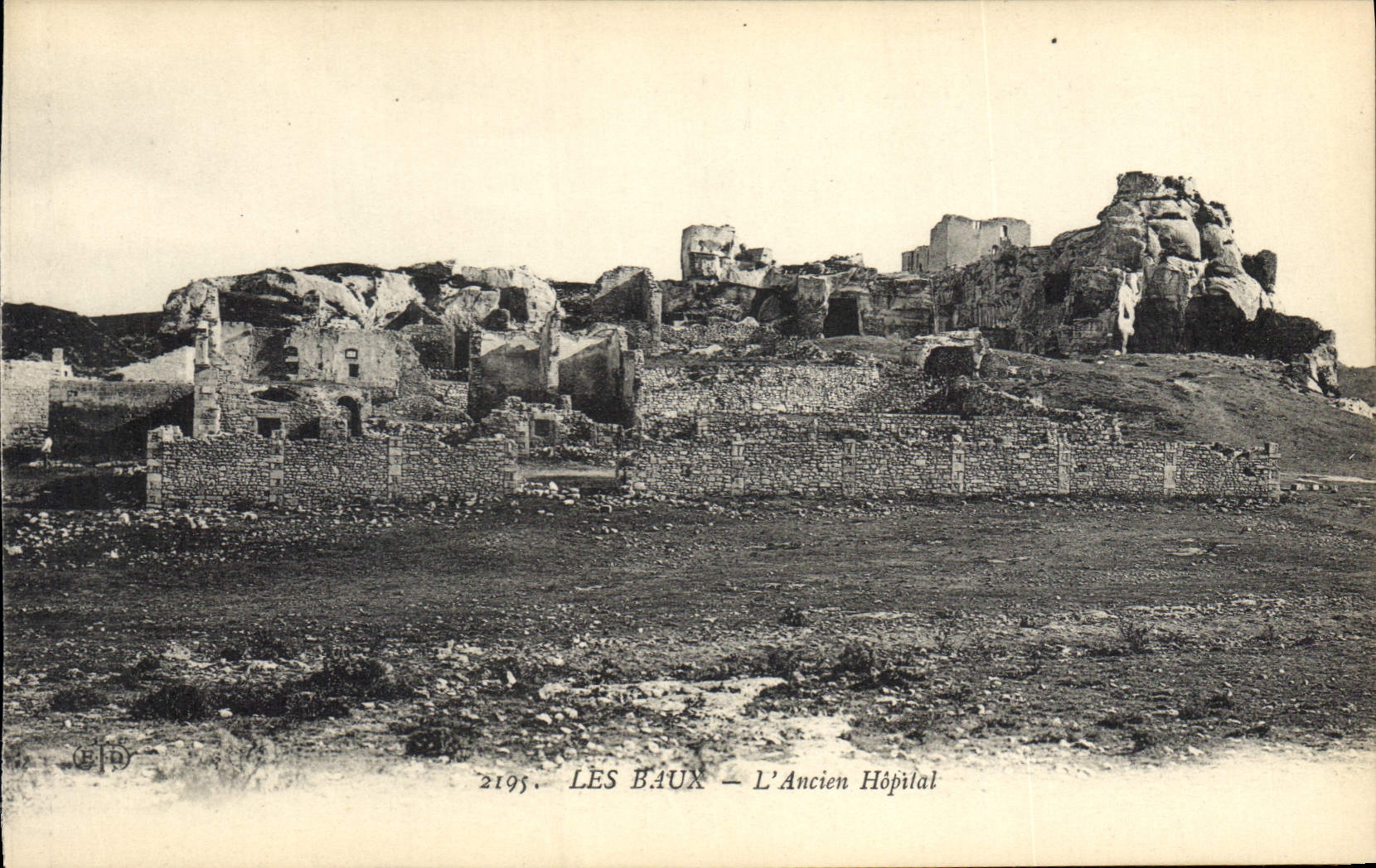 CPA Les Baux l'Ancien hopital
