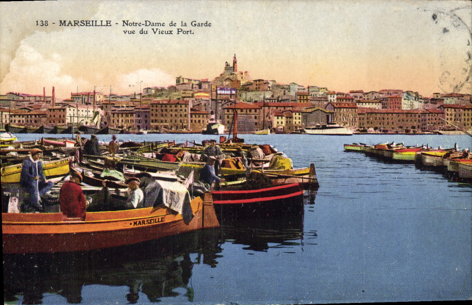 CPA Marseille Notre Dame de la Garde vue du Vieux Port Bateaux de peche