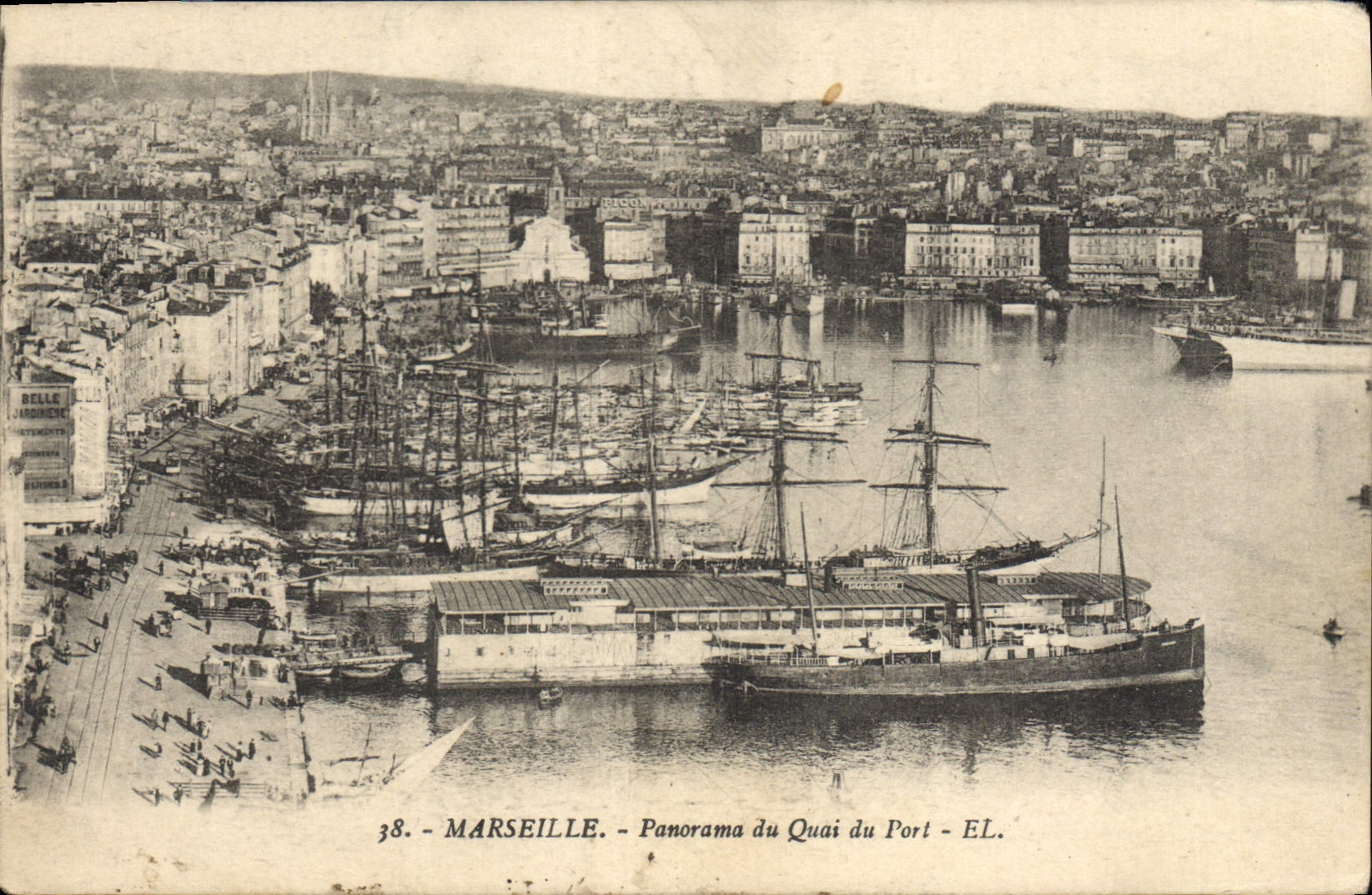 CPA Marseille panorama du Quai du Port Bateaux