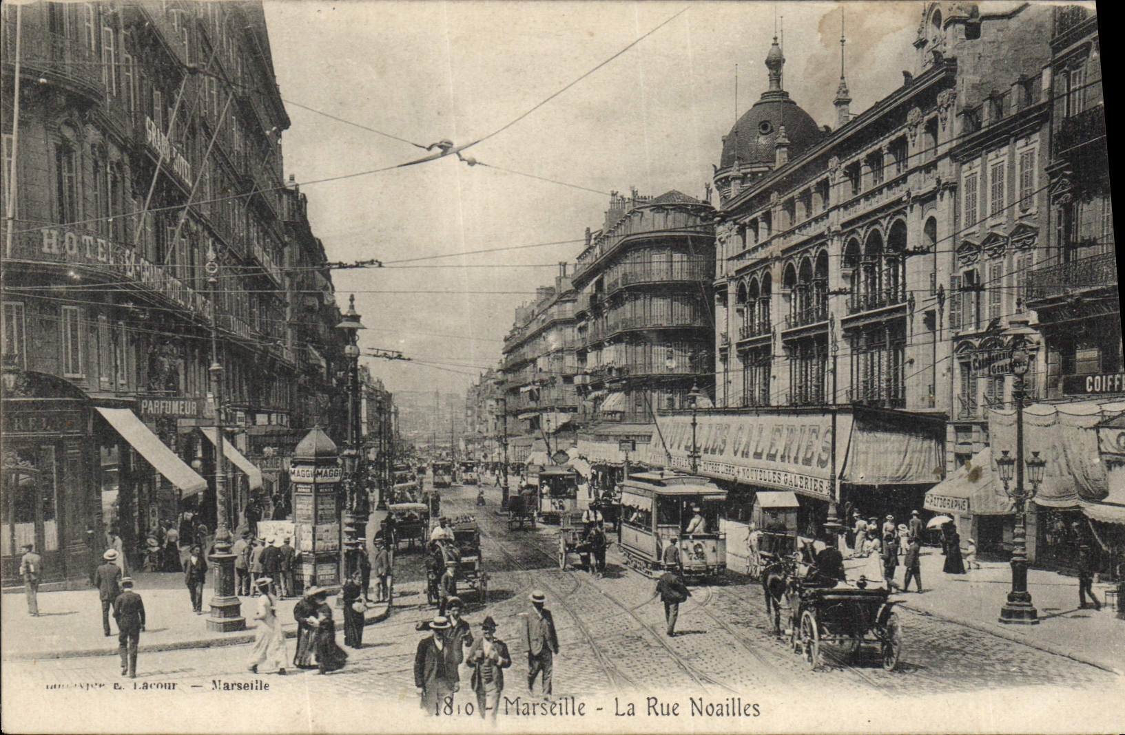 CPA Marseille la Rue Noailles 