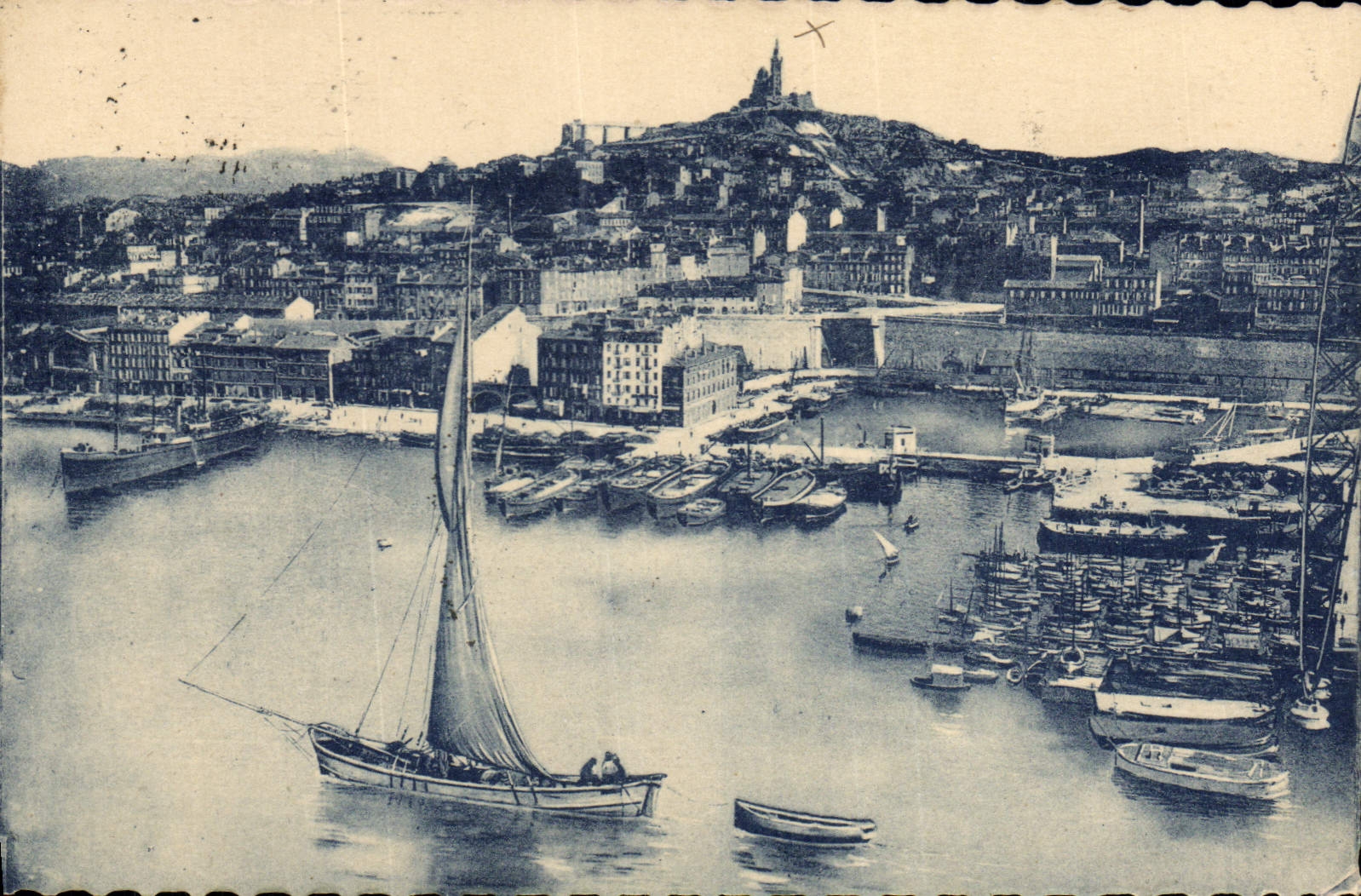 CPA Marseille Bassin de Carenage et N D de la Garde 