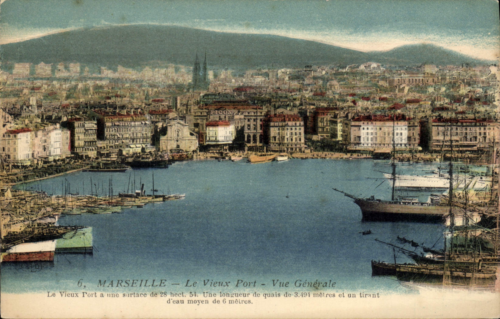 CPA Marseille le Vieux Port Vue generale 