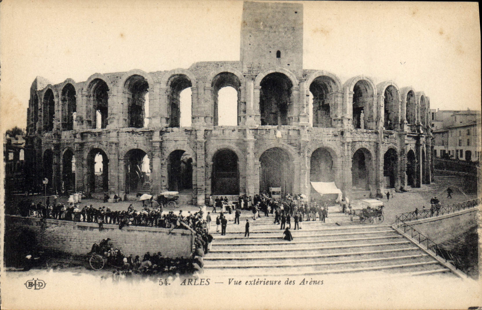 CPA Arles vue exterieure des Arenes 