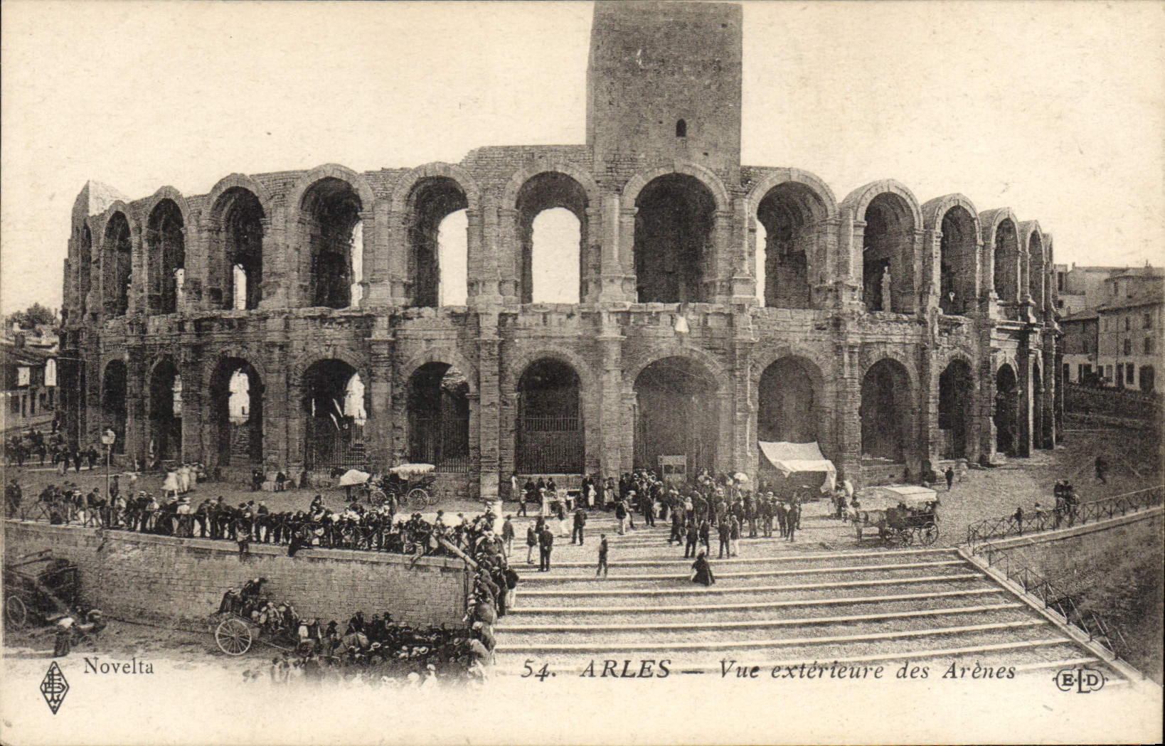 CPA Arles vue exterieure des Arenes 