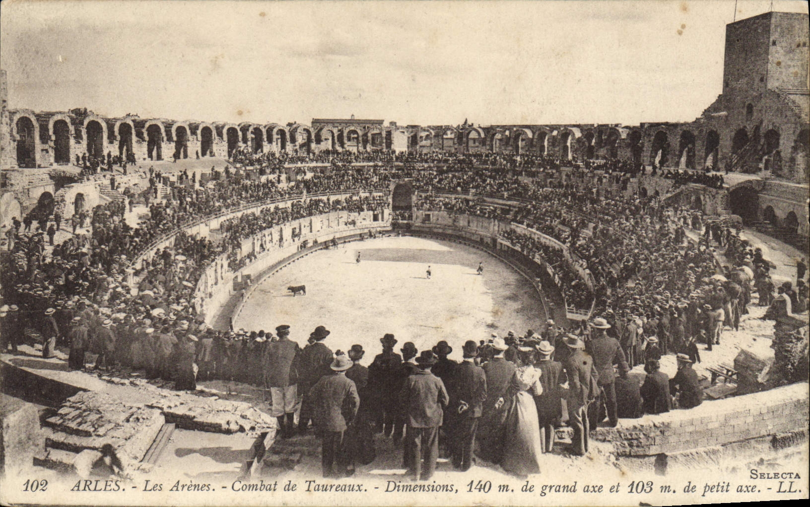 CPA Arles les Arenes combat de taureaux Corrida