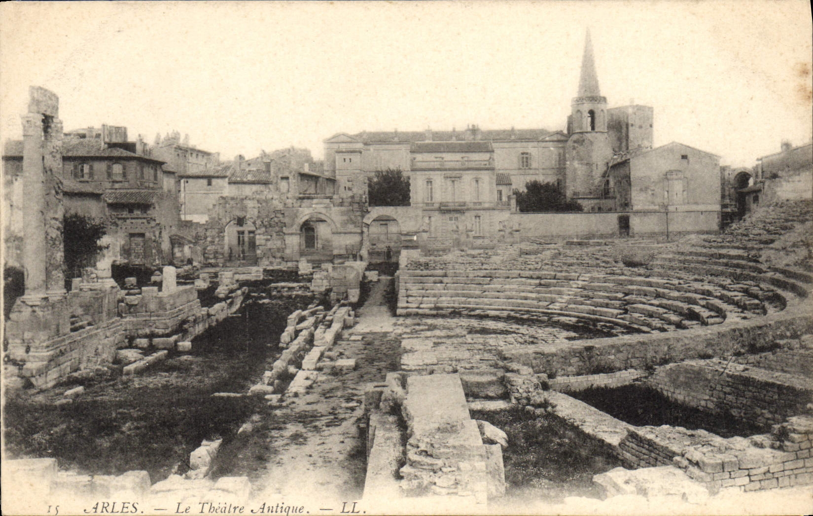 CPA Arles le Theatre Antique 