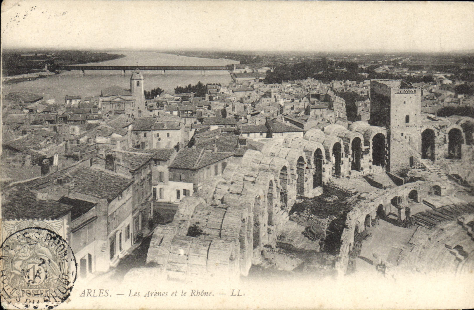 CPA Arles les Arenes et le Rhone 