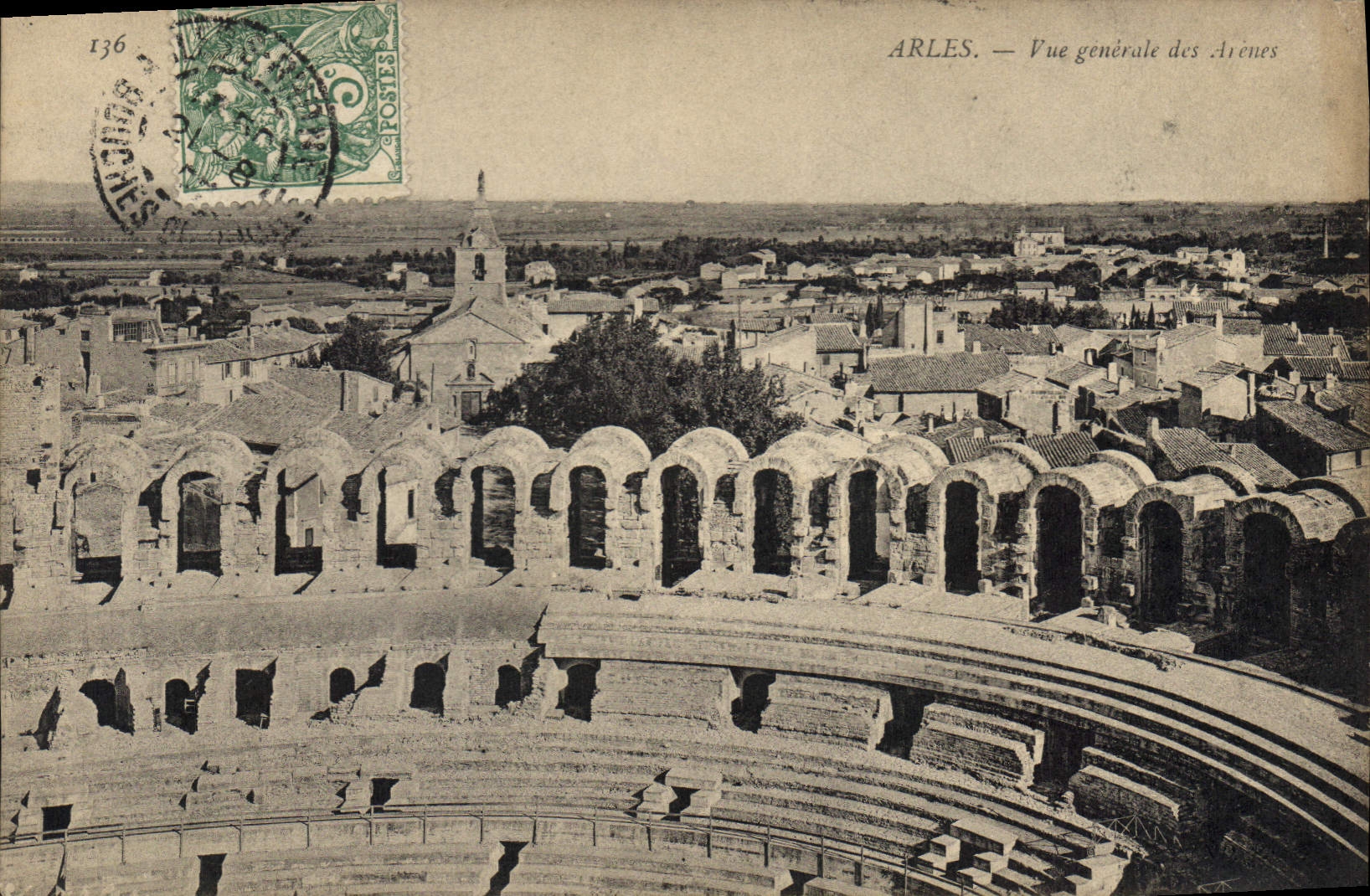CPA Arles vue generale des Arenes 
