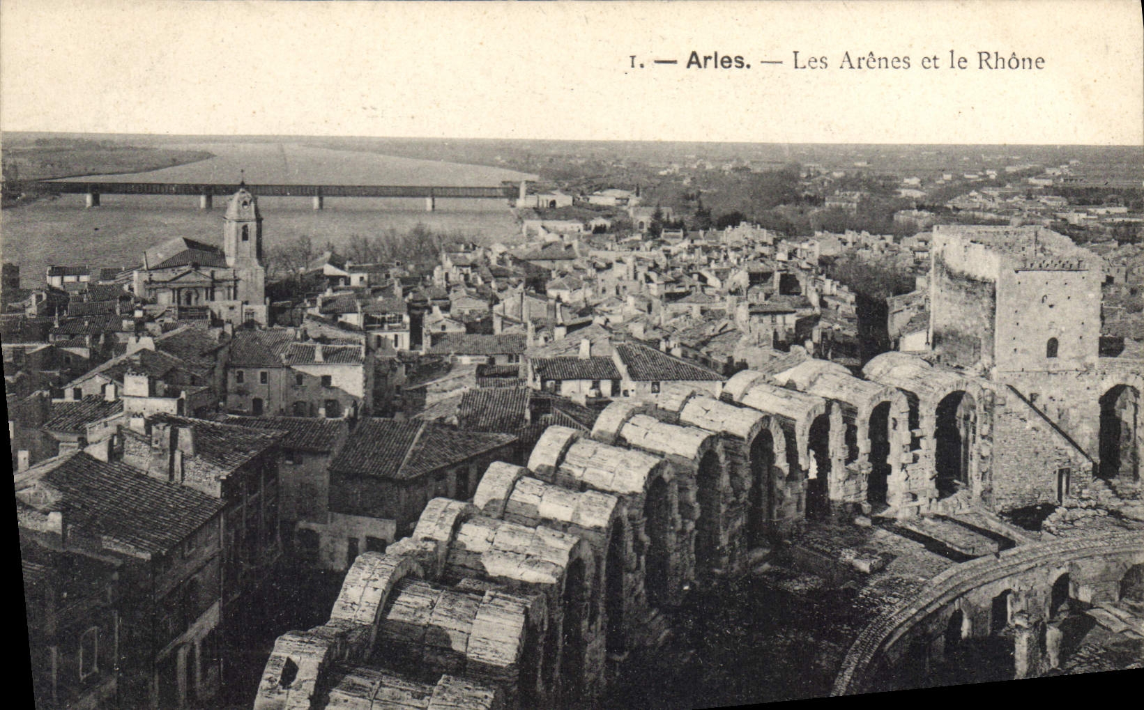 CPA Arles les Arenes et le Rhone 