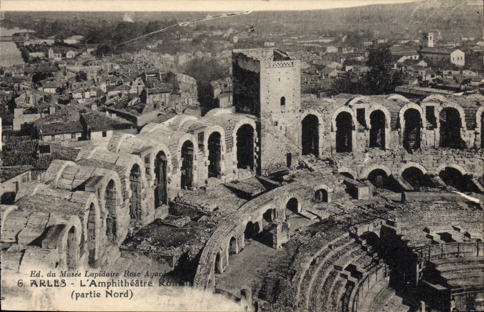 CPA Arles l'Amphitheatre Rome partie Nord 