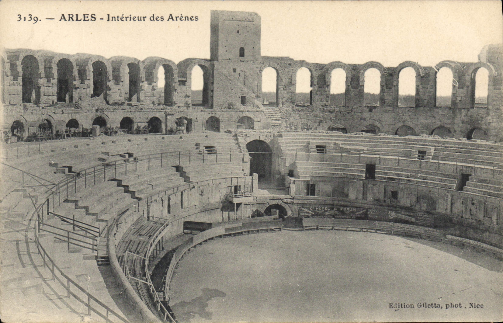 CPA Arles interieure des Arenes 