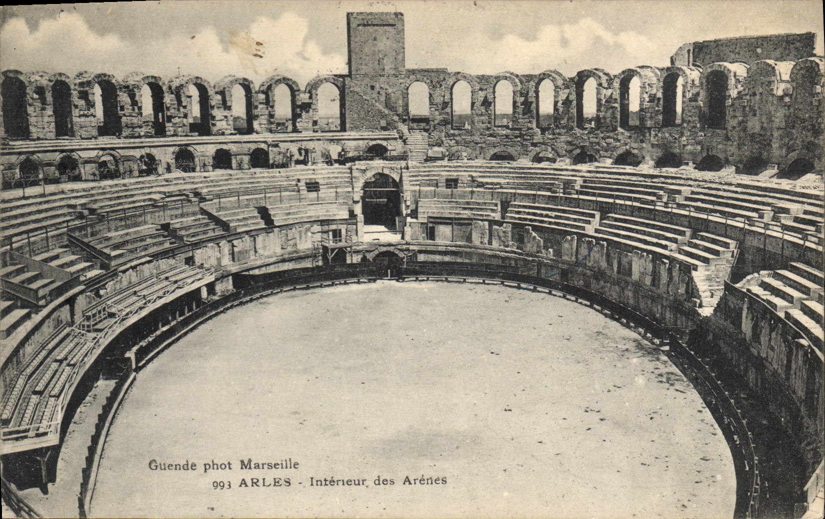 CPA Arles interieur des Arenes 