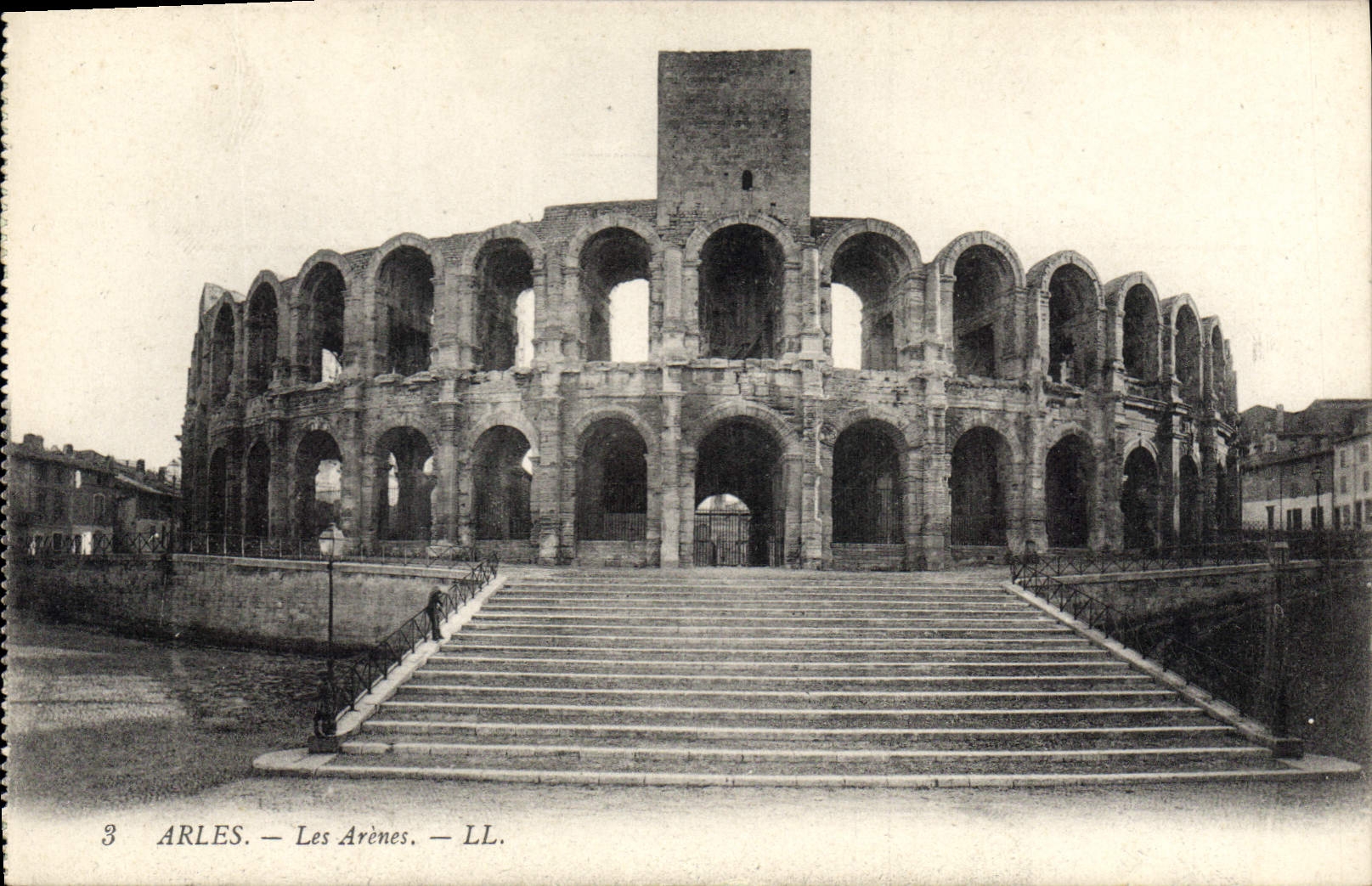 CPA Arles les Arenes 