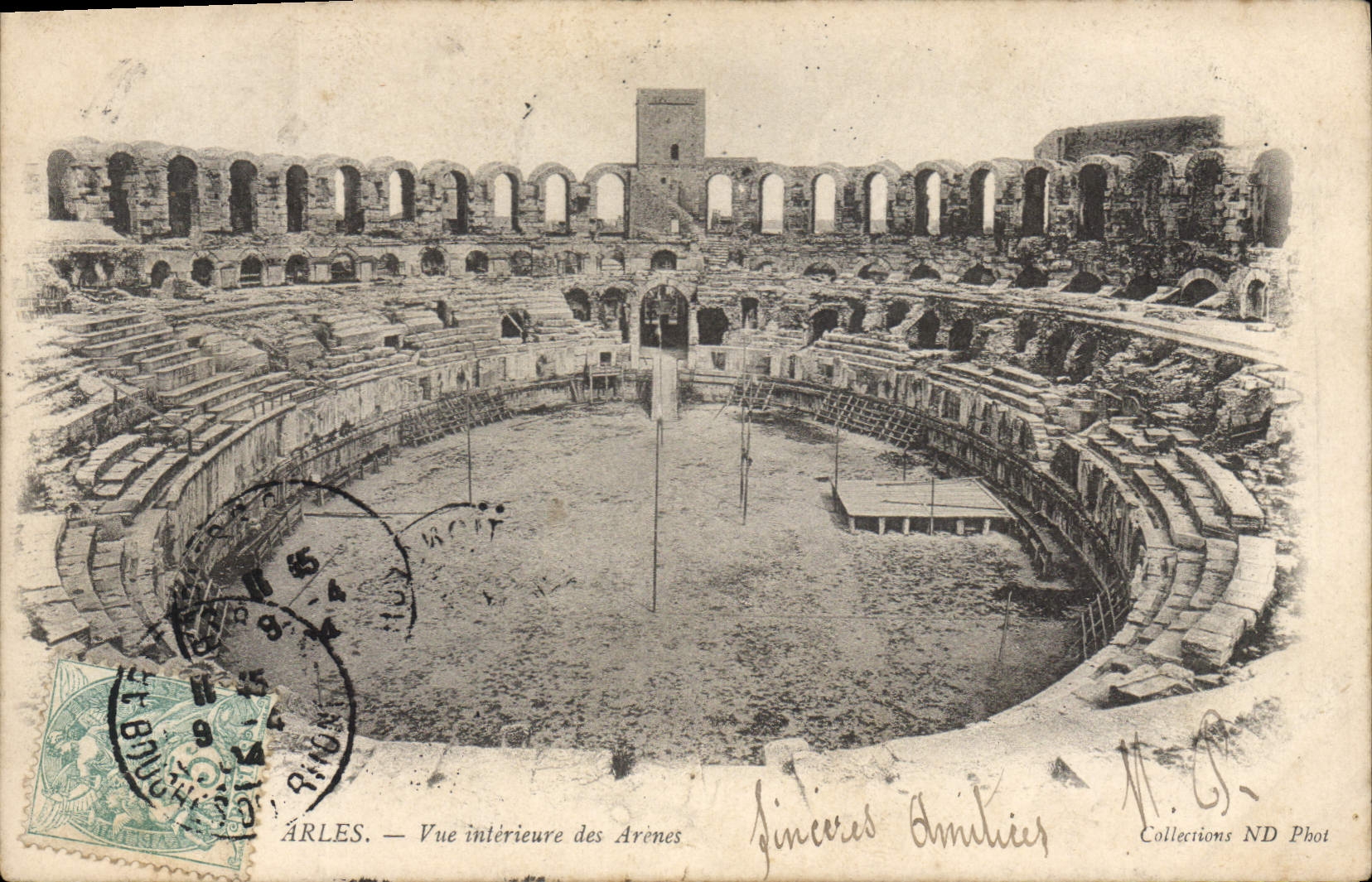 CPA Arles vue interieure des Arenes 