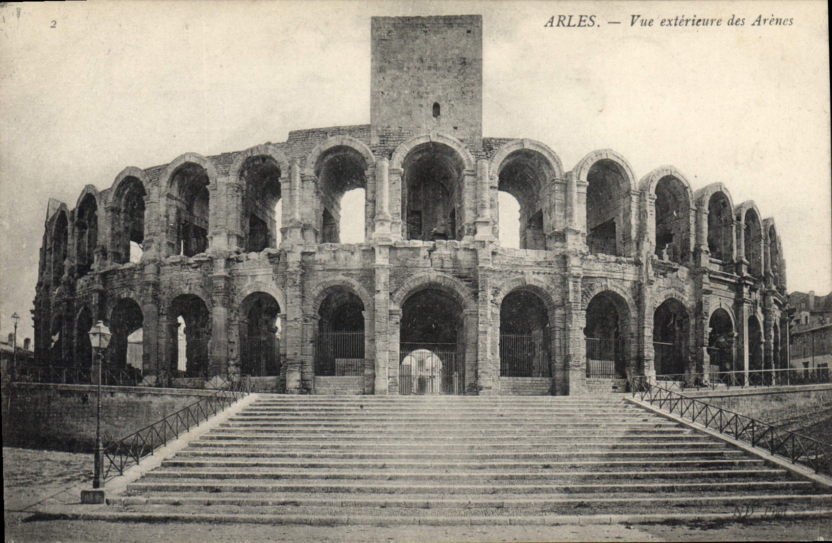 CPA Arles vue exterieure des Arenes 