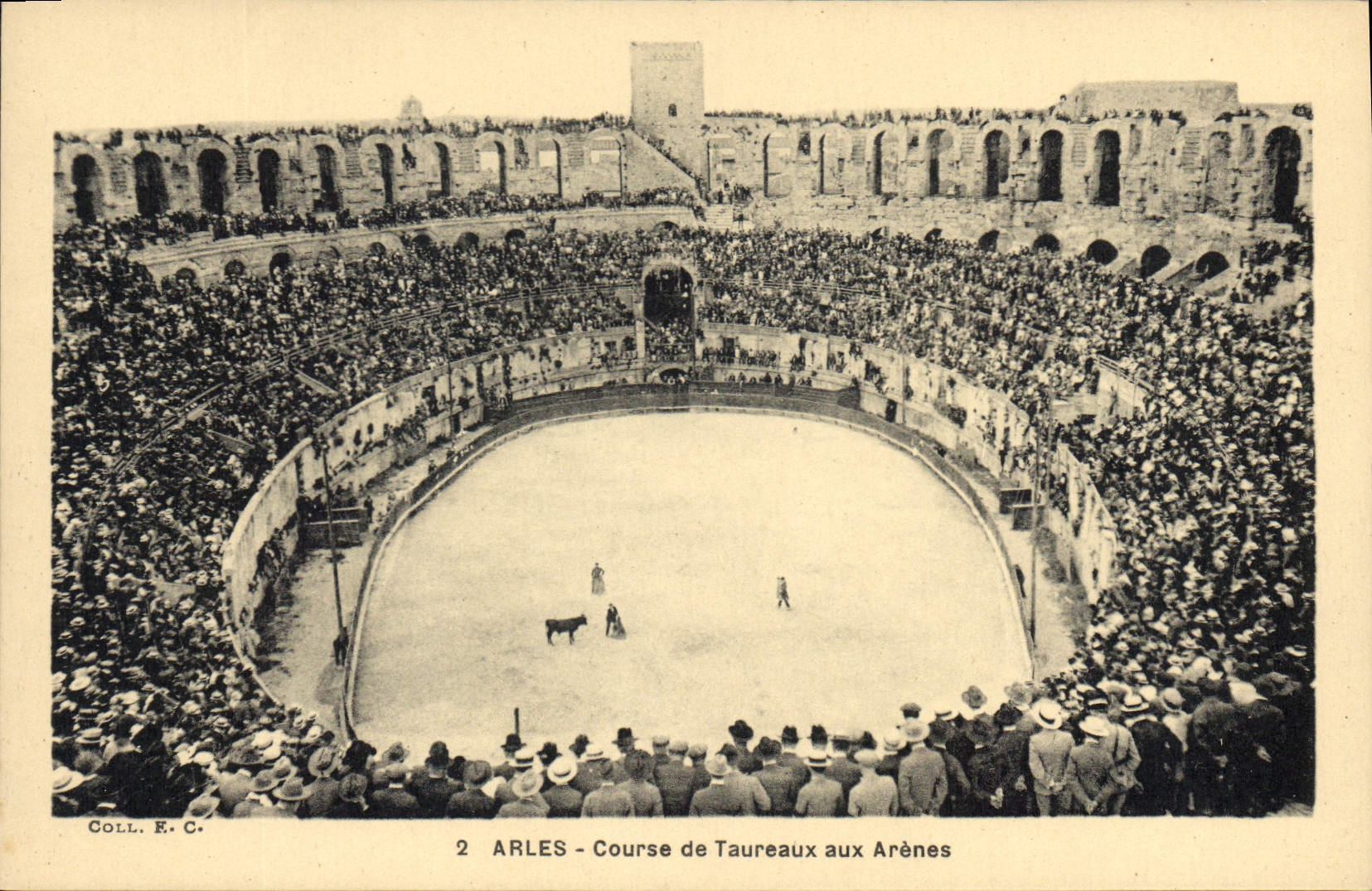 CPA ARLES Course de Taureaux aux Arenes