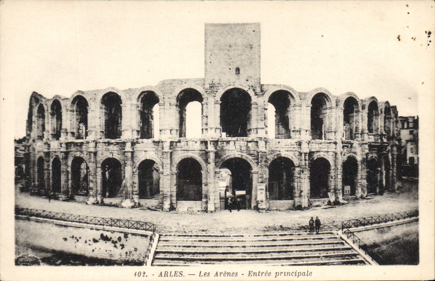 CPA ARLES Les Arenes Entree principle