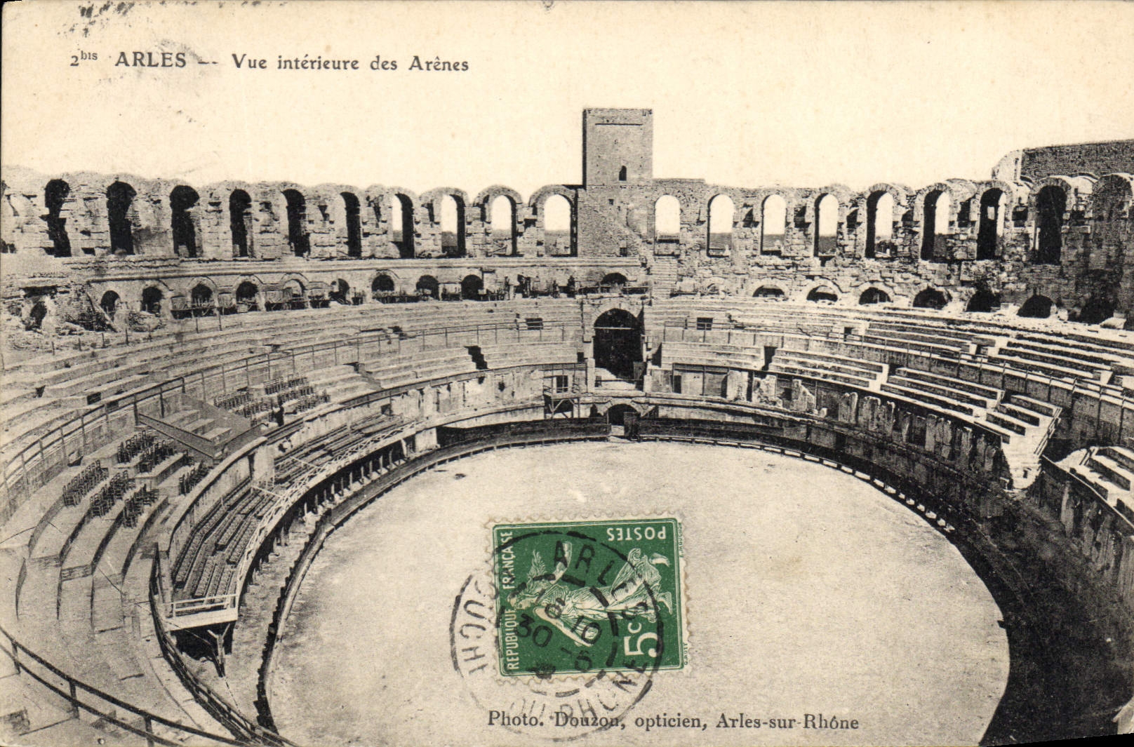 CPA ARLES Vue Interleure Arenes