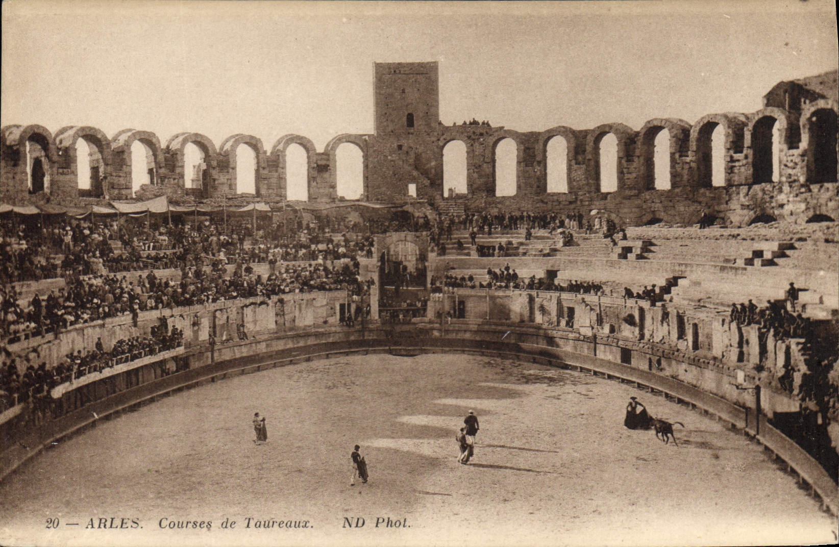 CPA ARLES course de Toureaur ND phol