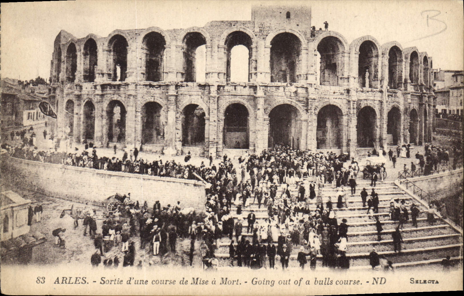 CPA ARLES Sortie d'une Mise a Mort Going out of a bulls course ND