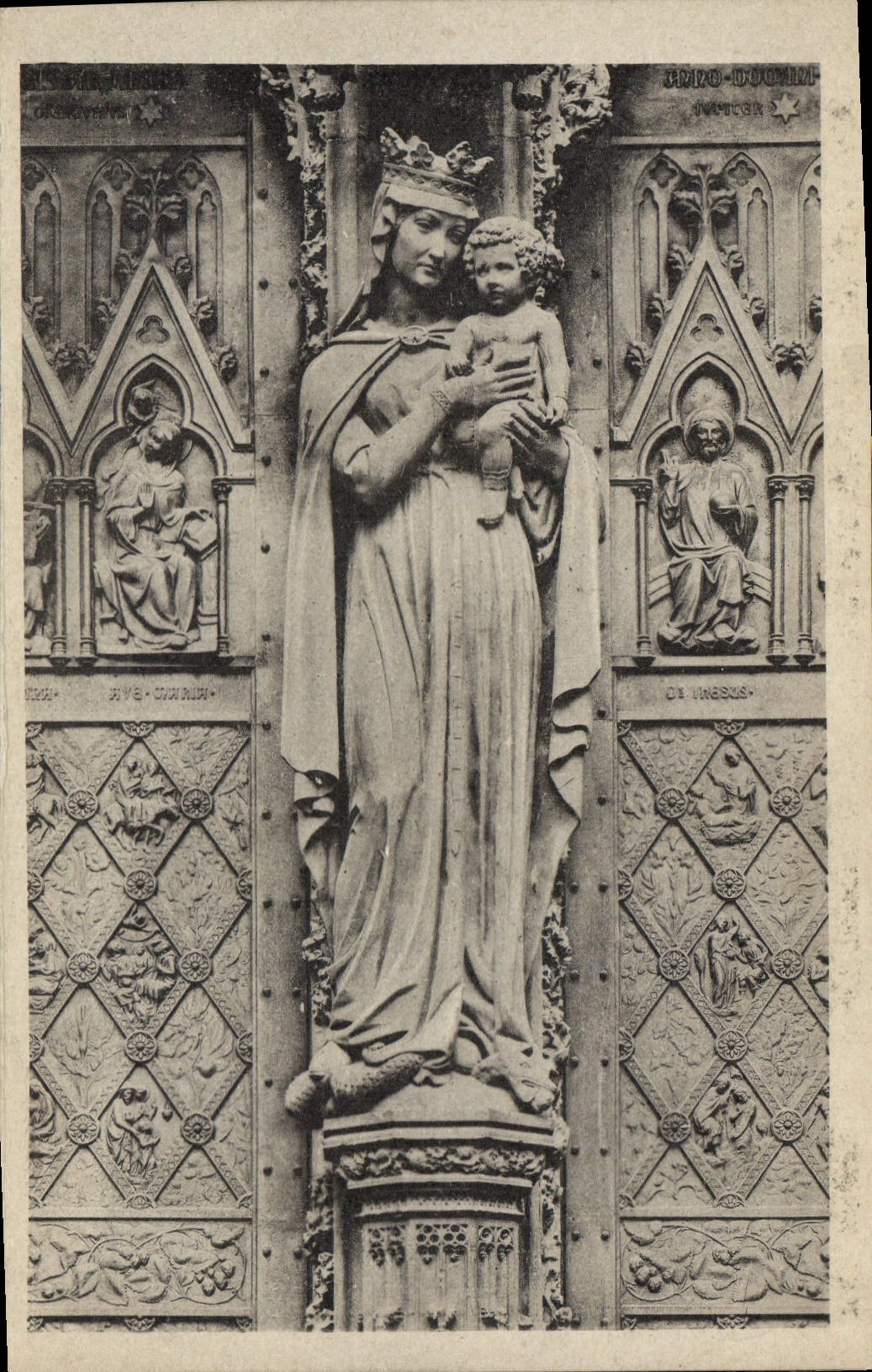 CPA Cathedrale de Strasbourg La Madone au grand portail 