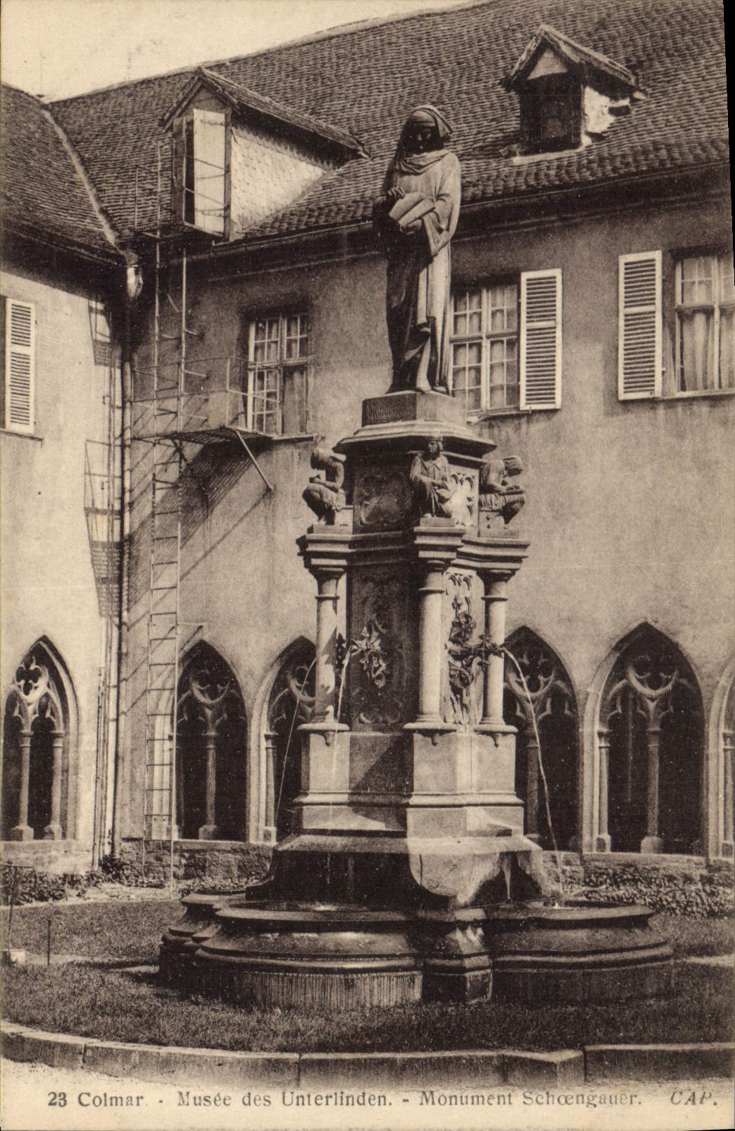 CPA Colmar Musee des Unterlinden Monument Scheengauer CAP