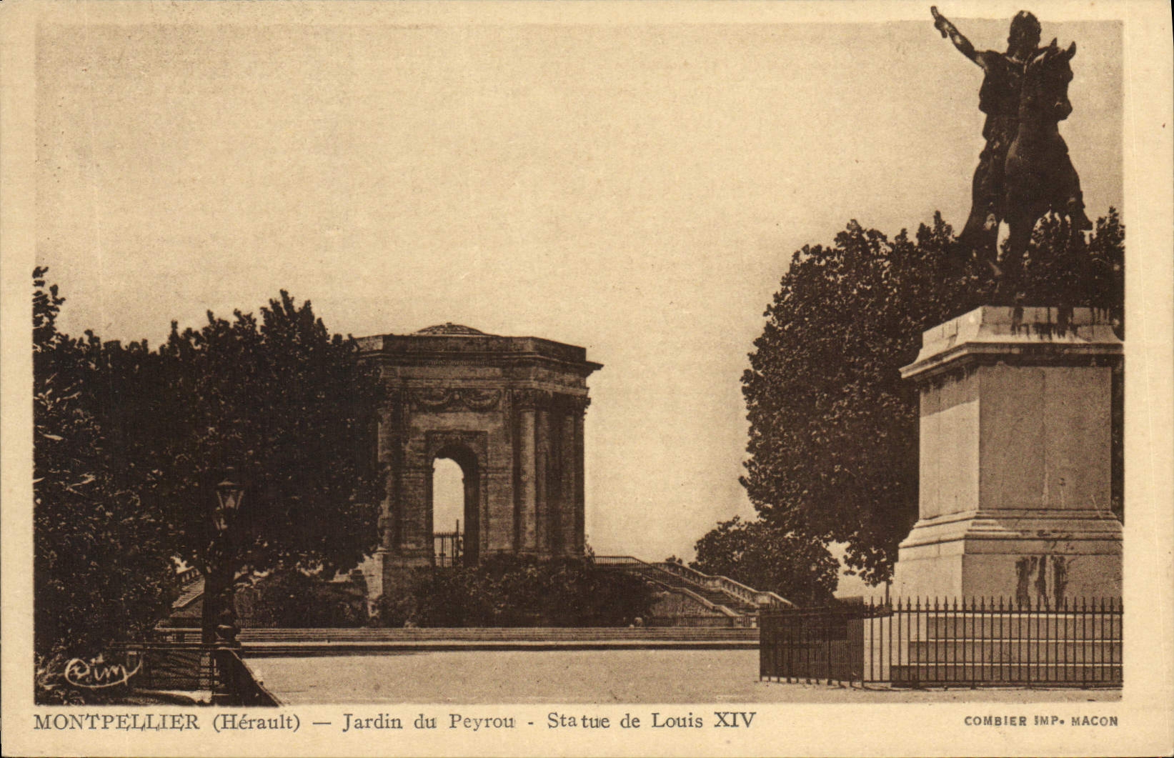 CPA MONTPELLIER Herault Jardin du Peyrou Statue de louis XIV