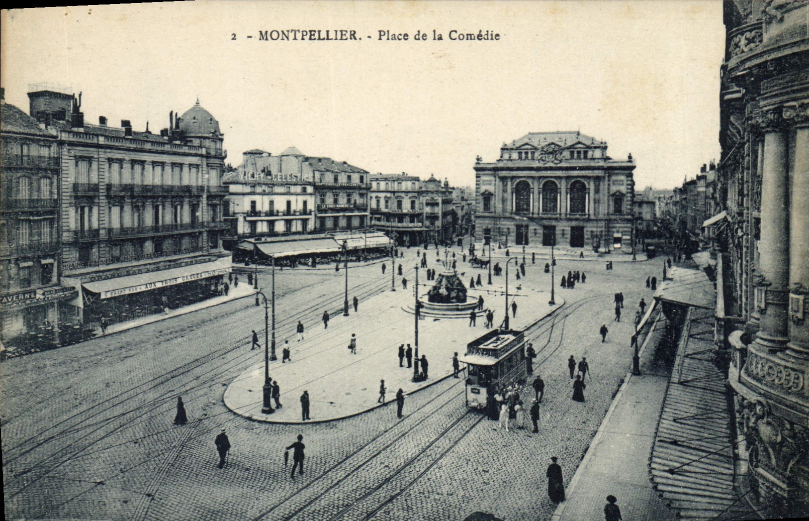 CPA MONTPELLIER Place de la Comedie