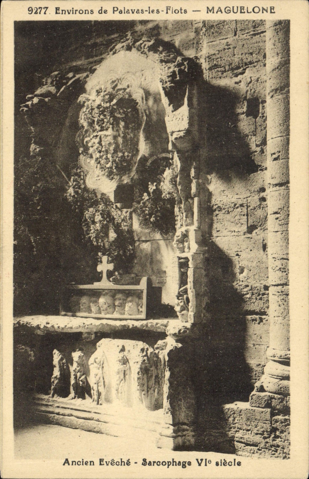 CPA Ancien Eveche Sarcophage VI Environs de Palavas les Flots Maguelone