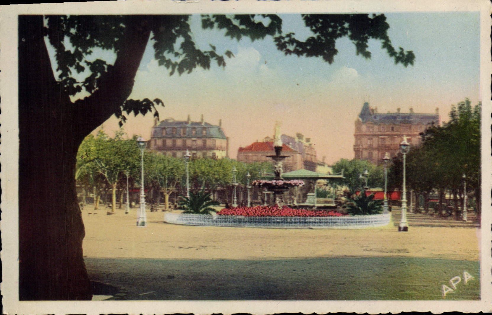 CPA Beziers Place Jean Jaures